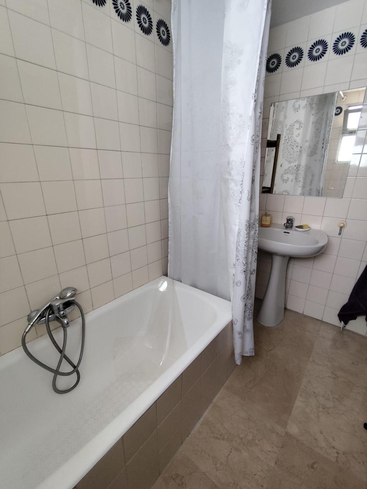 Confortable Habitacion Centrica En Piso Privado Homestay